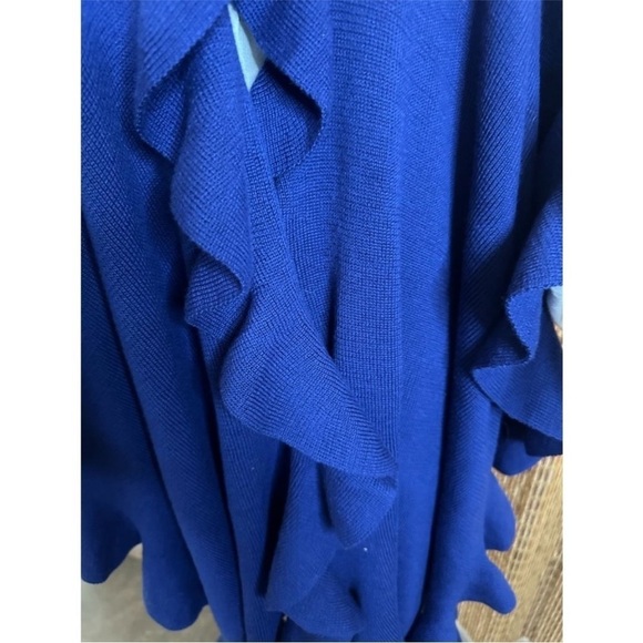 PASHMINA soft ruffle cape open front
Blue Y2K cobalt blue SIZE LARGE EUC - Picture 4 of 9